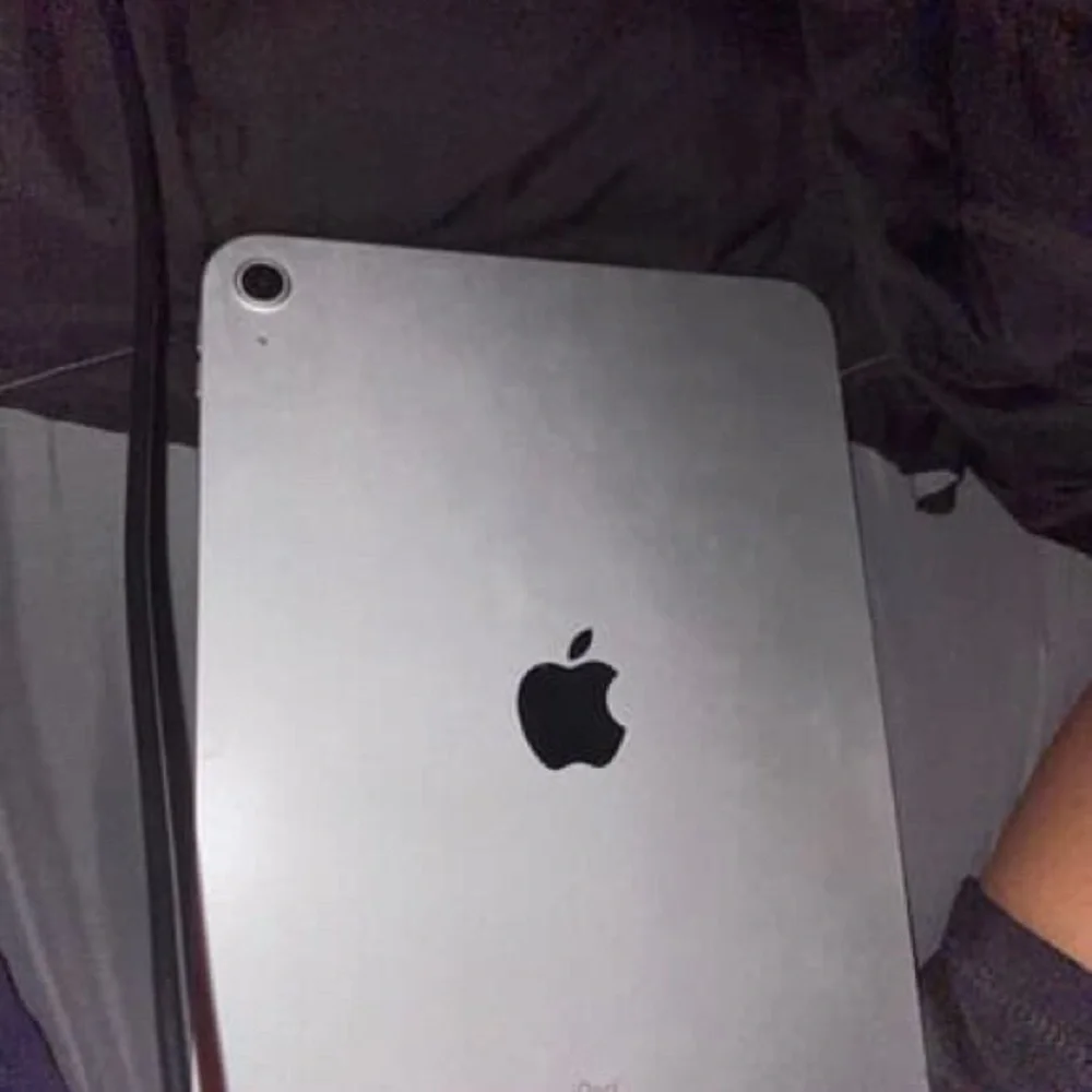Apple Silver iPad Sleek Design with Aluminum Finish